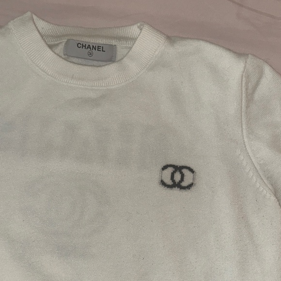 CHANEL Ivory Sweater with Iconic Logo - Picture 2 of 5
